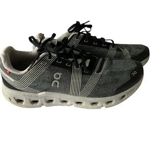 On Cloud Running Men's Black and Gray Athletic Shoes 11 1/2